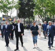 Президент Ильхам Алиев и члены его семьи совершили прогулку в Приморском национальном парке