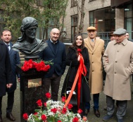Inauguration of a statue erected to great Azerbaijani poet Imadeddin Nasimi takes place in Moscow 