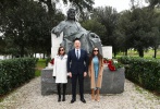 President Ilham Aliyev and First Lady Mehriban Aliyeva pay a visit to the monument erected to great Azerbaijani poet and thinker Nizami Ganjavi in Rome 