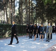 Leyla Aliyeva visits the grave of national leader Heydar Aliyev