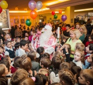  New Year gifts were presented to boarding and children homes in Moscow, on behalf of Leyla Aliyeva
