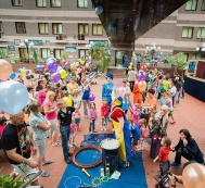  Uşaqların Beynəlxalq Müdafiəsi Günü ərəfəsində Moskva tibb mərkəzində böyük bayram təşkil edilib