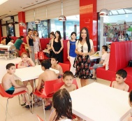 По инициативе Фонда Гейдара Алиева было организовано празднество для воспитанников детских домов и Центра реабилитации детей с синдромом Дауна