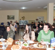  Лейла Алиева встретилась с жителями пансионата для инвалидов войны и труда