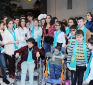 Leyla Əliyeva xüsusi qayğıya ehtiyacı olan uşaqlar üçün keçirilən şənlikdə iştirak edib